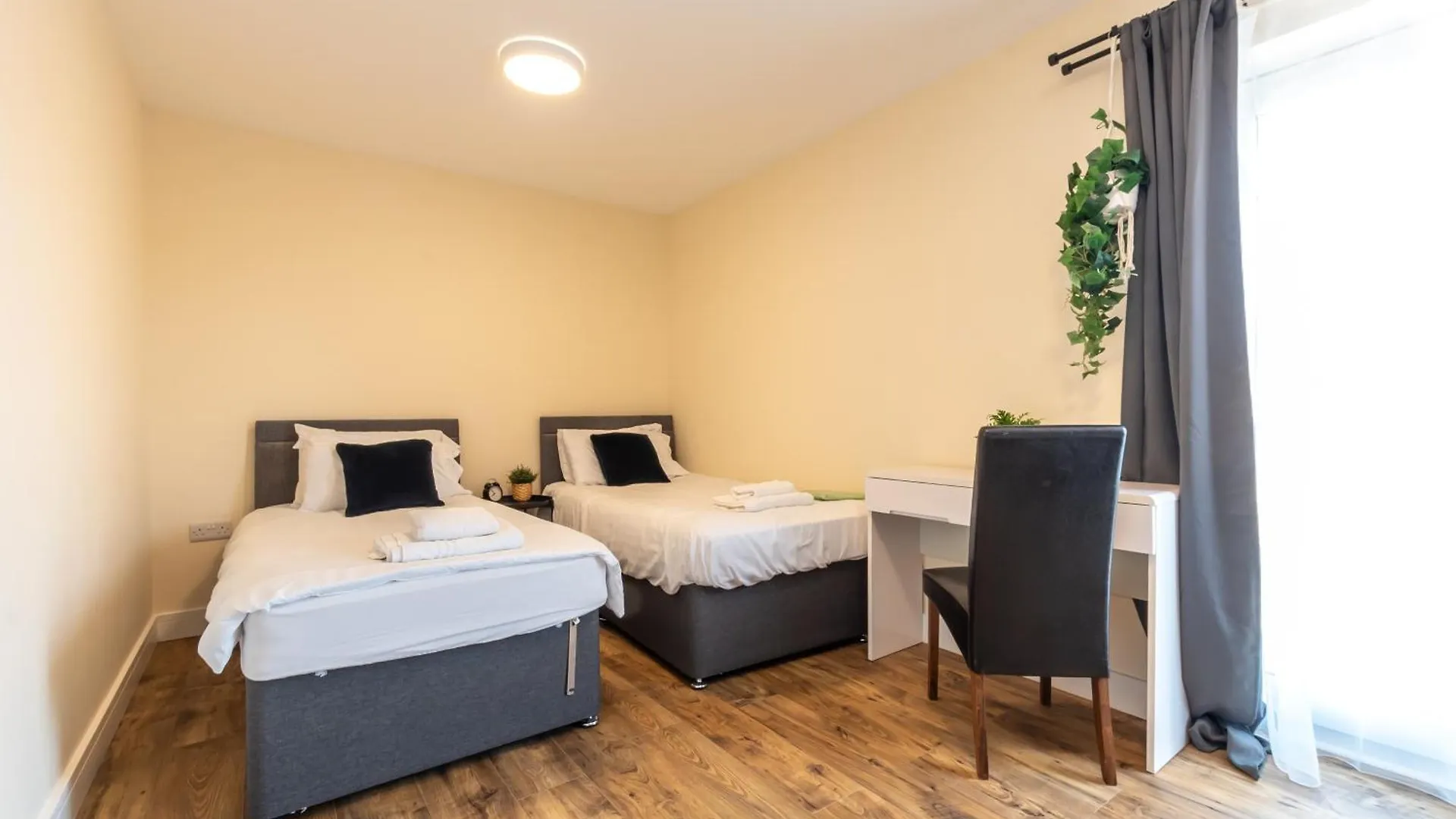 Apartment With Free P For Van. Southampton United Kingdom