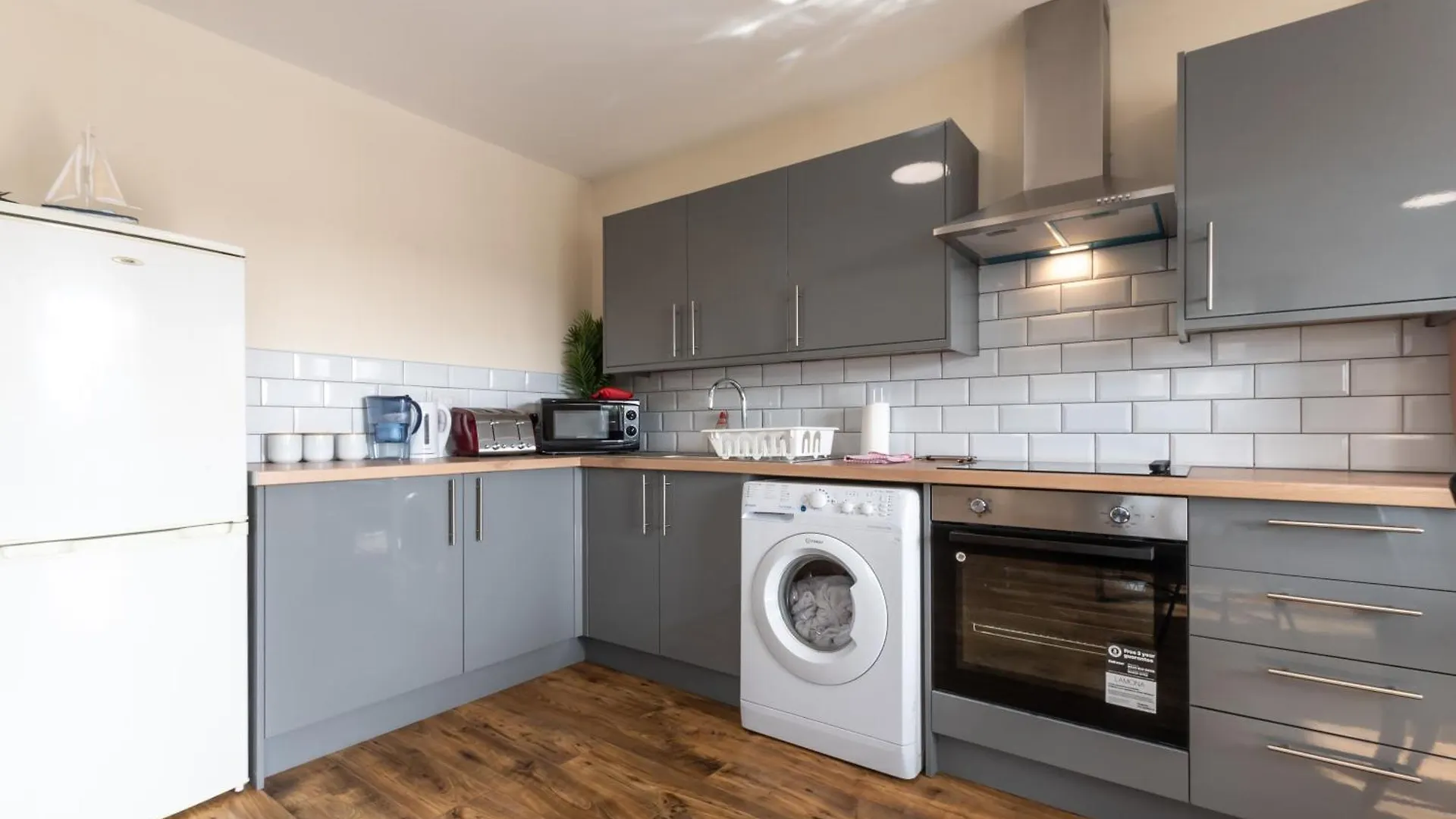 Apartment With Free P For Van. Southampton