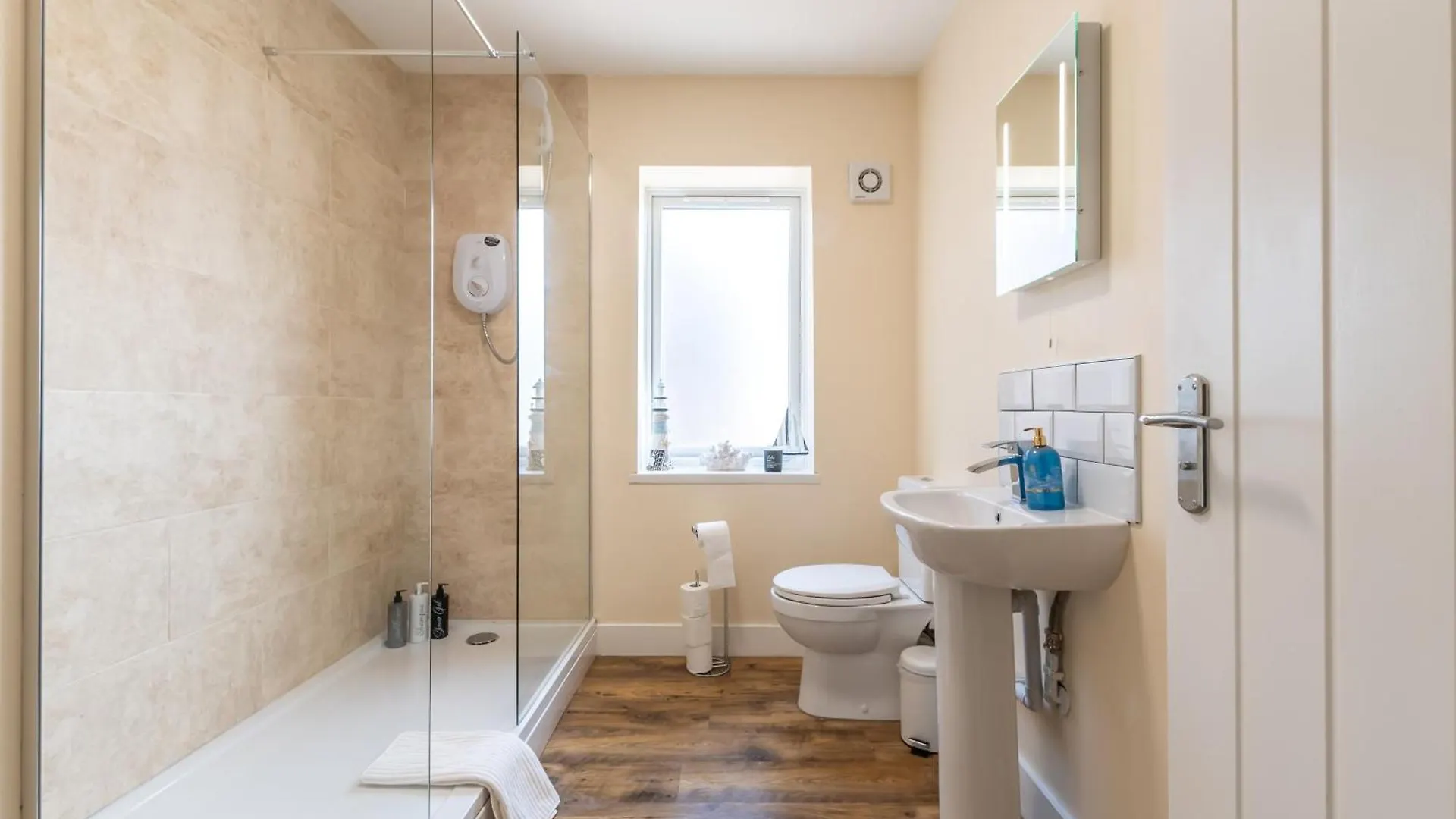 Apartment With Free P For Van. Southampton