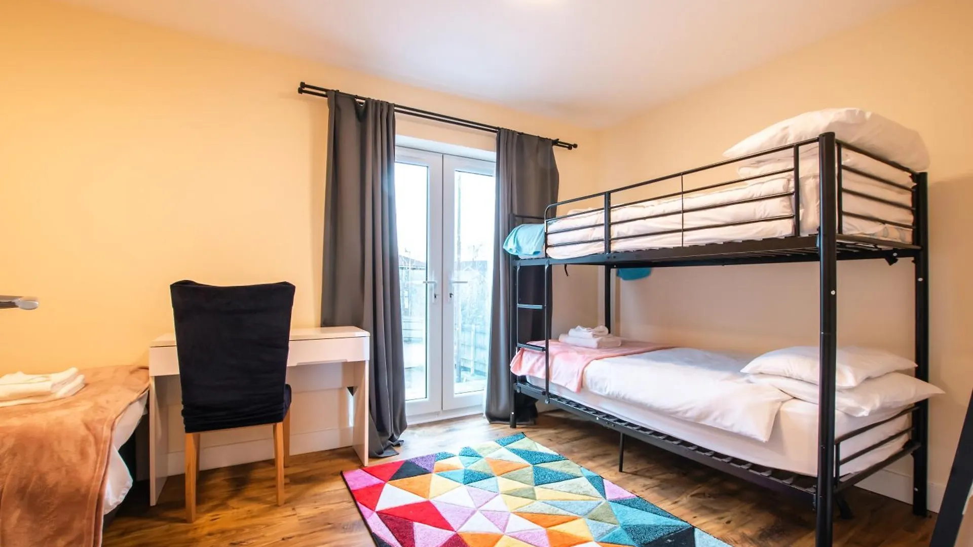 Apartment With Free P For Van. Southampton
