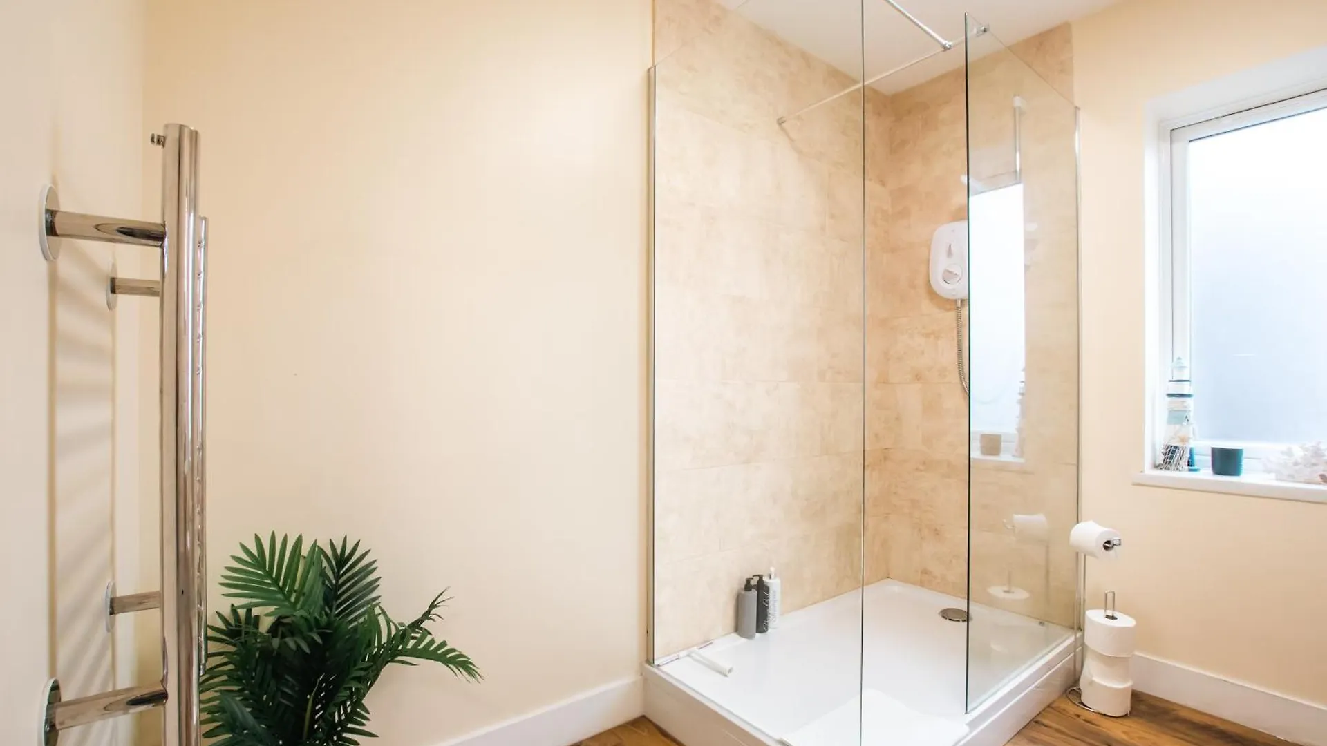 Apartment With Free P For Van. Southampton