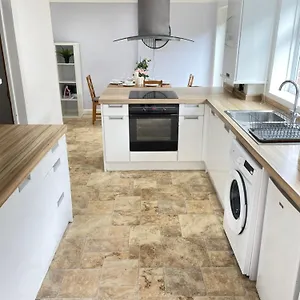  Apartment With Garden And 2x Parking Space